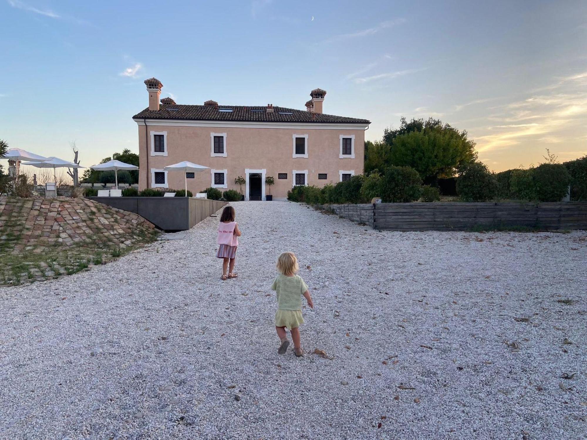 Loft In A Beautiful Villa With Swimming Pool Monsano Esterno foto